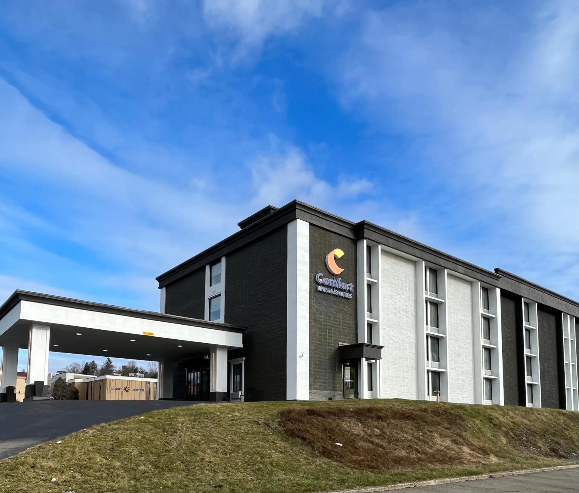 Baymont By Wyndham Johnson City/Binghamton Exterior photo